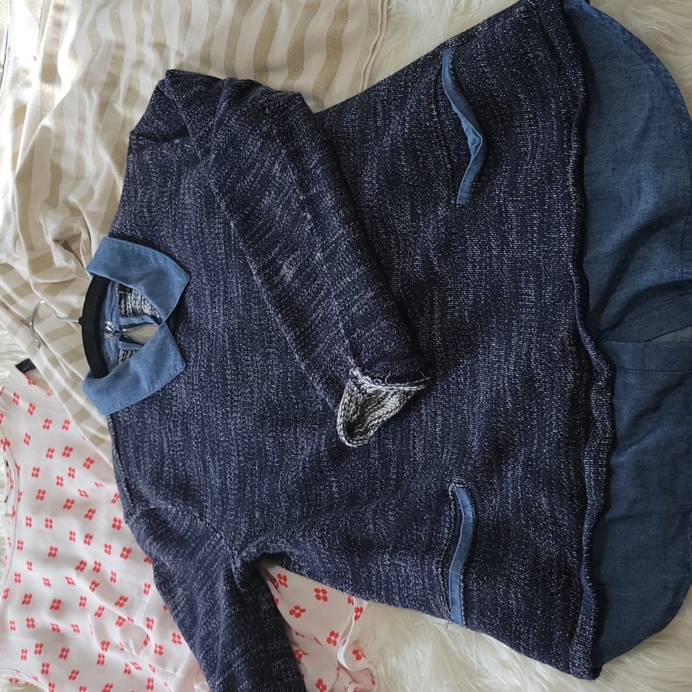 Tops - Picture 8 of 10